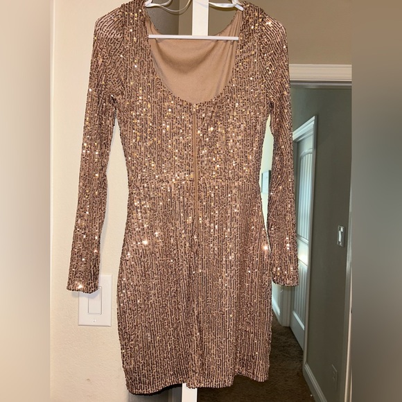 Windsor Rose Gold Sequin Homecoming Dress Size 5/6 - Picture 3 of 6